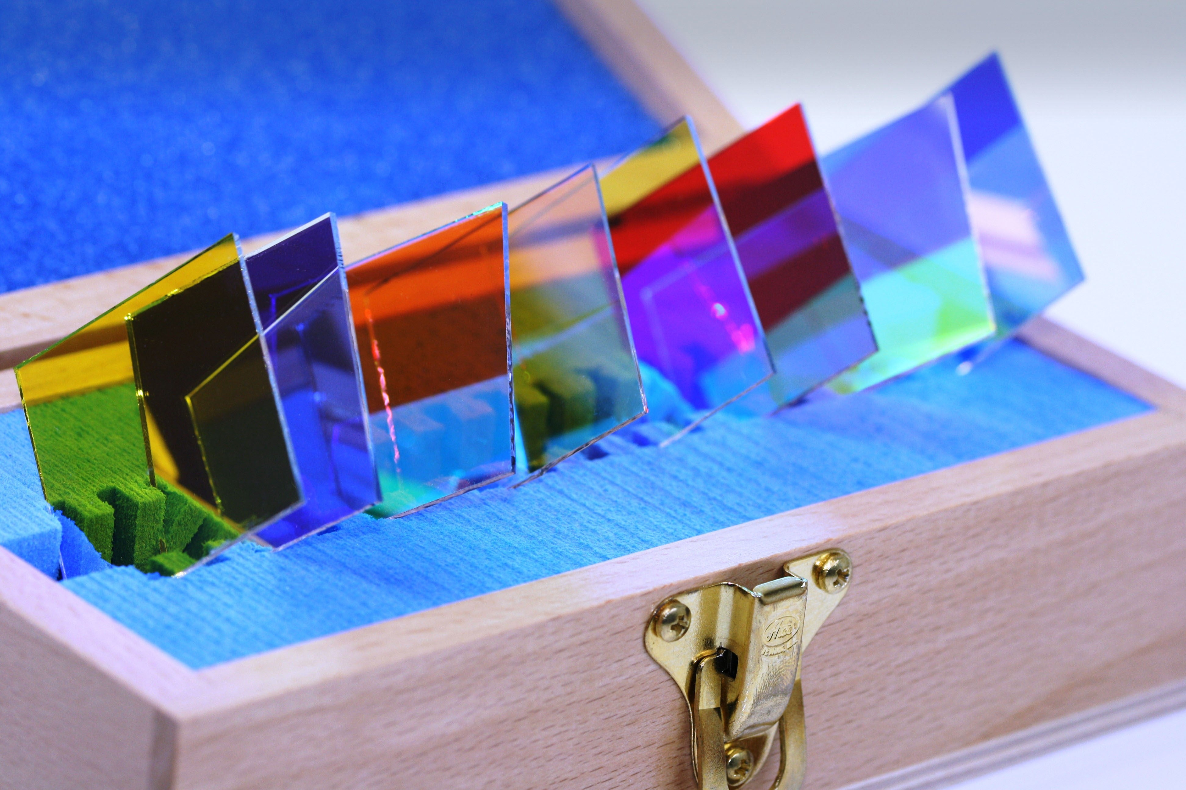 535FDB0411-XS-535nm Dichroic bandpass filter, 4x4x1.1mmthk