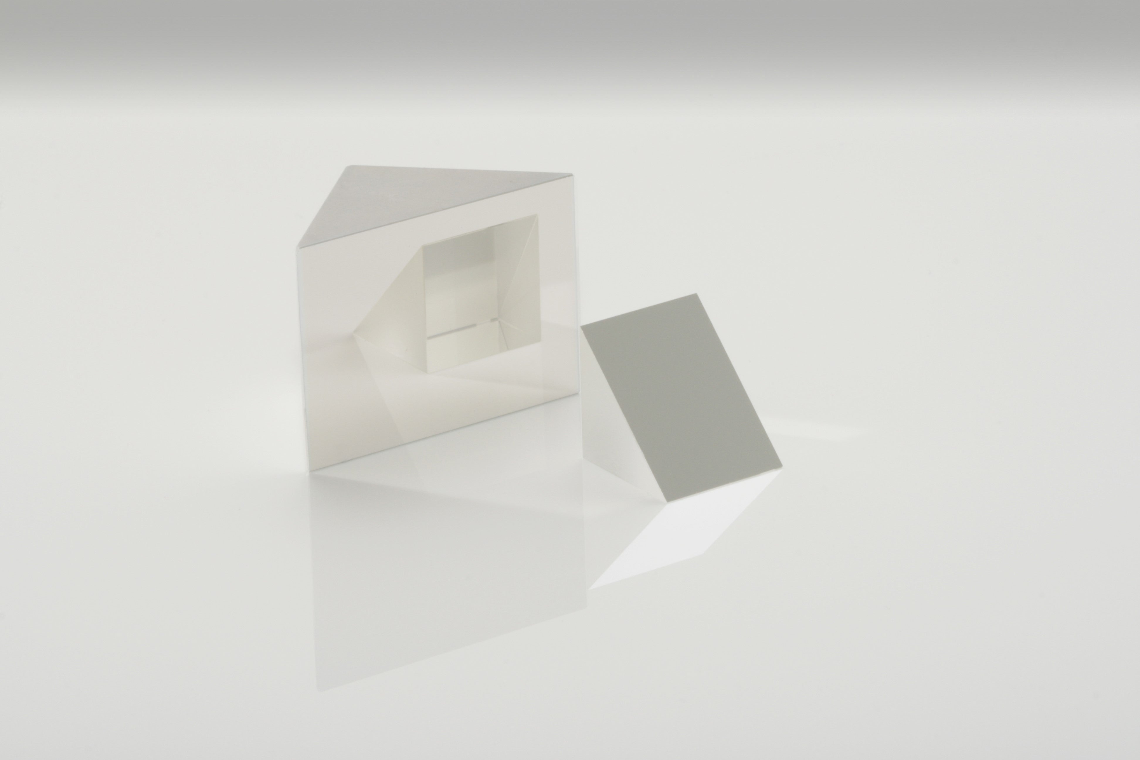 PTK1530-XS-Right angle prism,15x15x30mm long, Hyp face. ent/ex prot ali